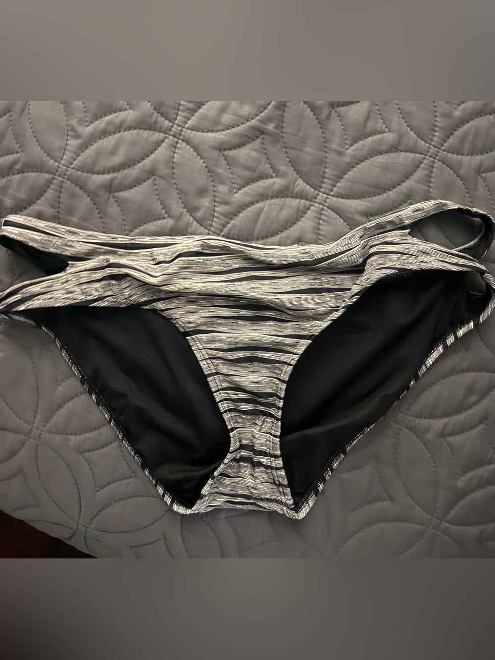 Athleta Black & White swim bottom